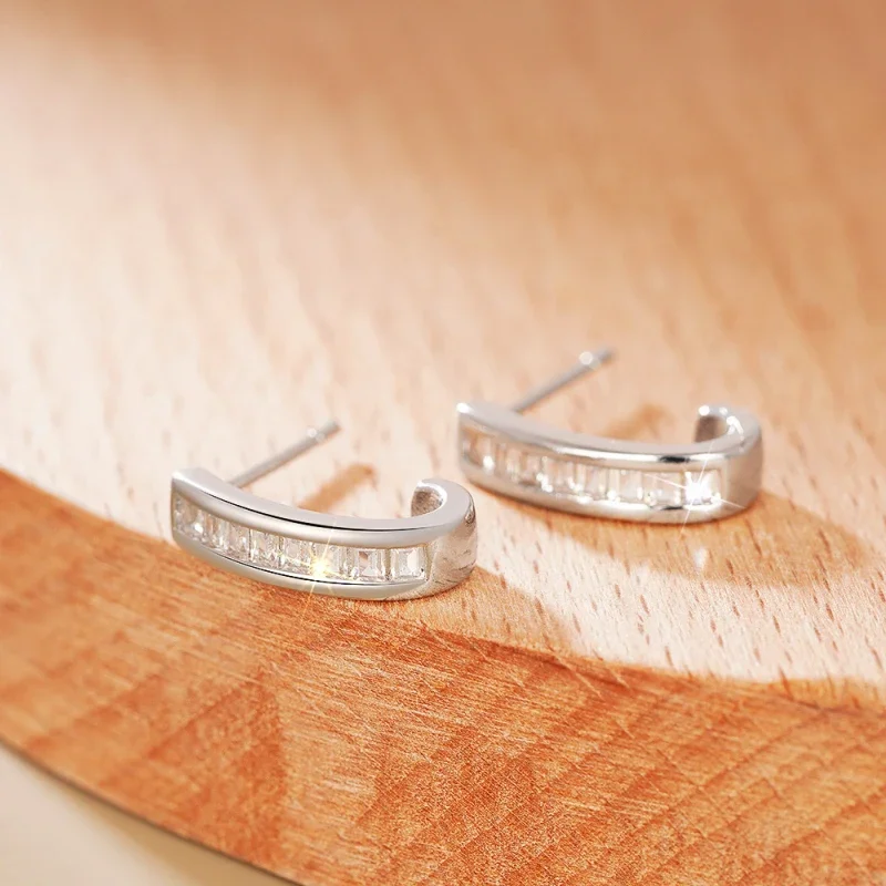 Huitan Neuartige, zierliche Ohrstecker, neues Design, halbrund, trendige Ohr-Accessoires für Frauen, exquisiter täglicher tragbarer Schmuck, Geschenke