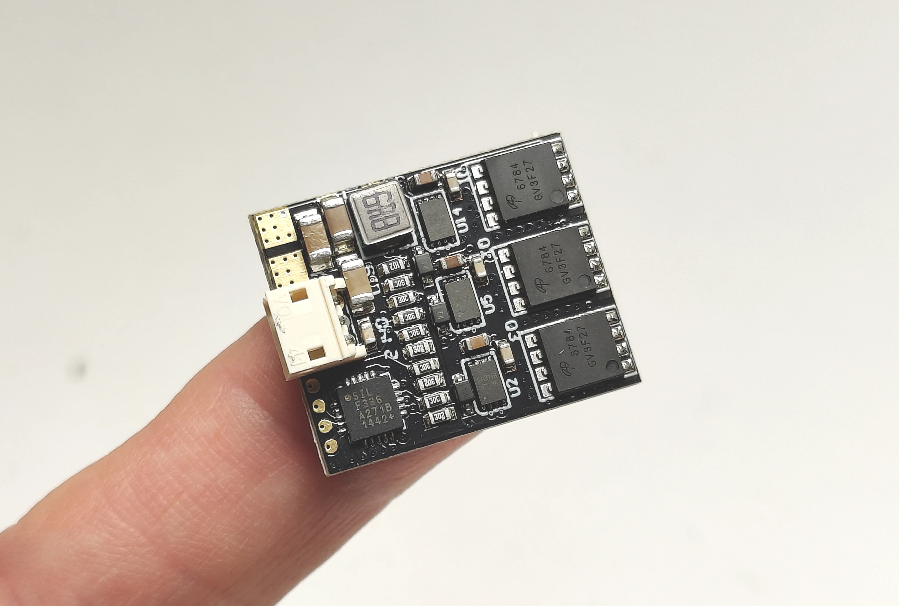 gyro vpnの性能と使い方を徹底解説！DasMikro Direct Sales - PN BRUSHLESS ESC V3 DSK-153の実際の使い勝手