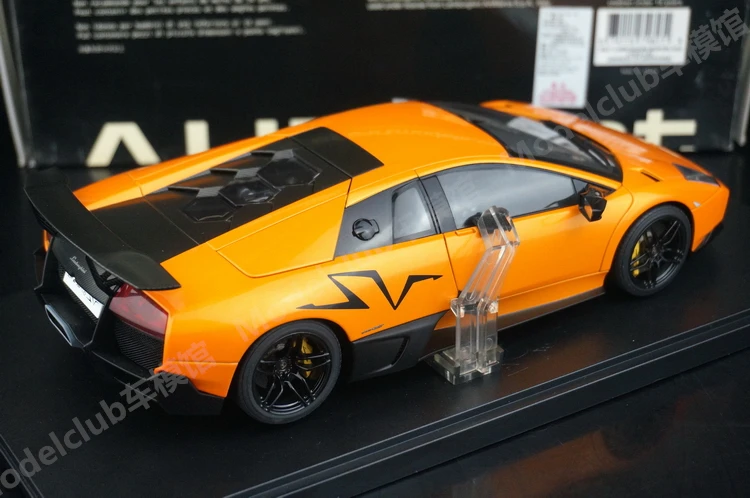 Autoart 1:18 Murcielago LP670-4 SV Alloy Fully Open Simulation Limited Edition Alloy Metal Static Car Model Toy Gift