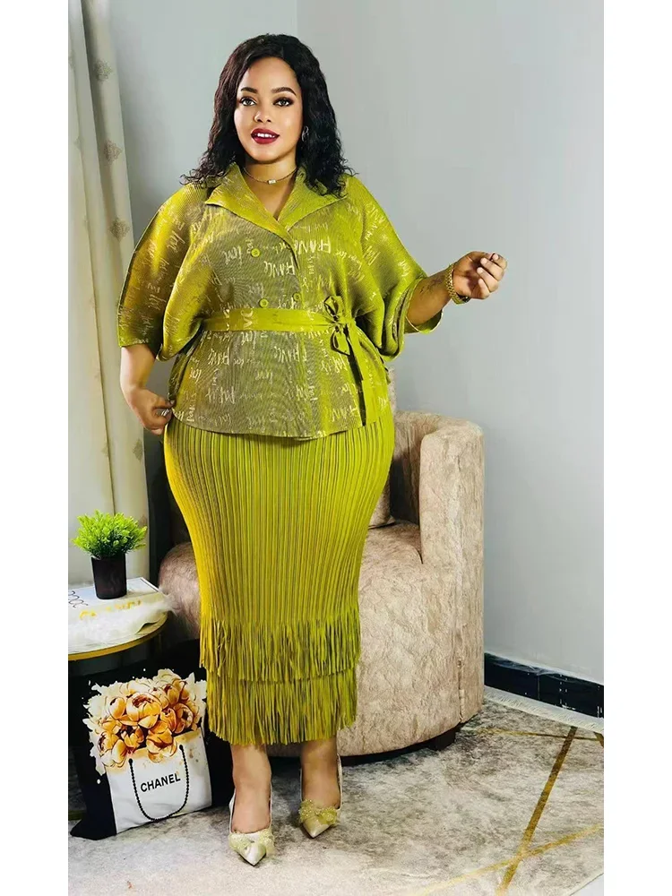 

Women's Skirt Set Casual Summer New Style Pleated Bat Sleeve Hot Stamping Top+tassel Skirt Two-piece Set Large Women's Clothing