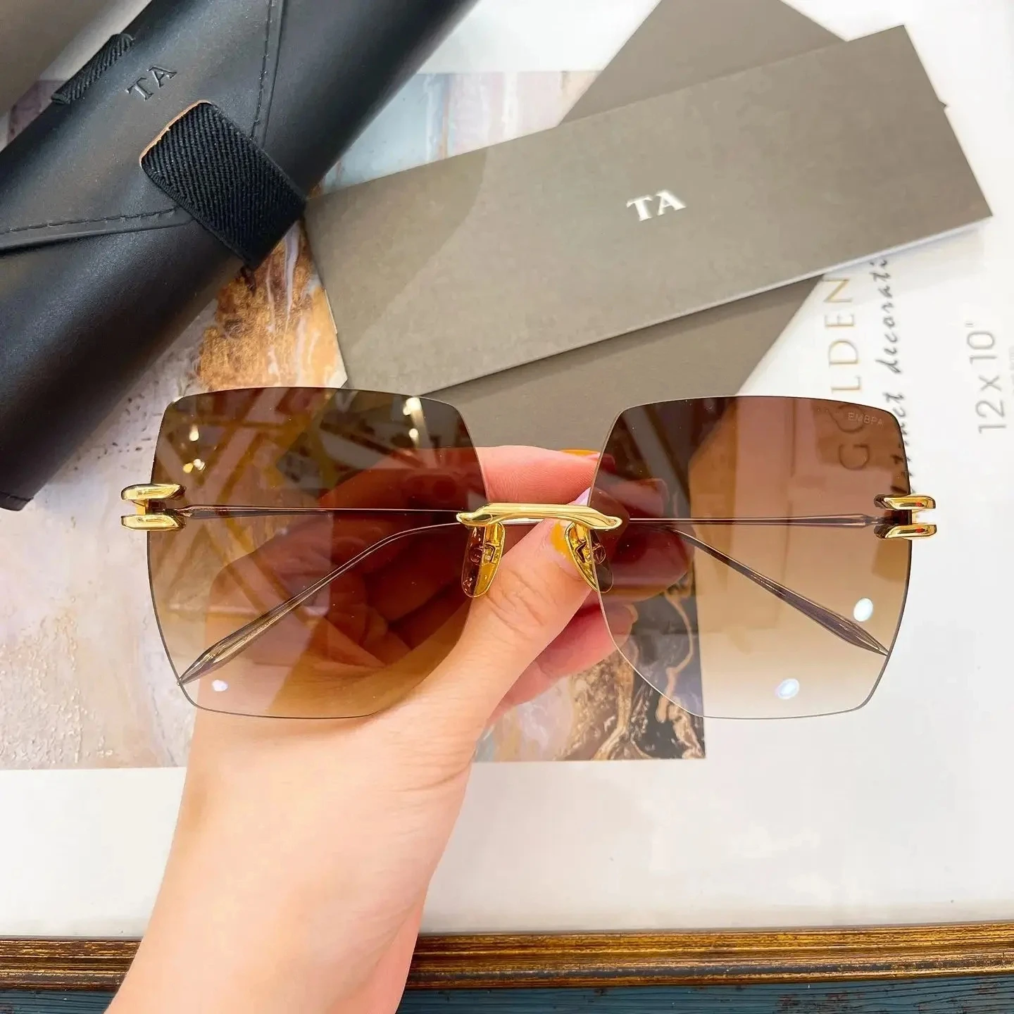 

Оригинальные мужские солнцезащитные очки для LIANGCHENDIT DT DTS155 премиум-класса без оправы UV400 в стиле ретро для отдыха, роскошная оправа из сплава, женские очки для пар