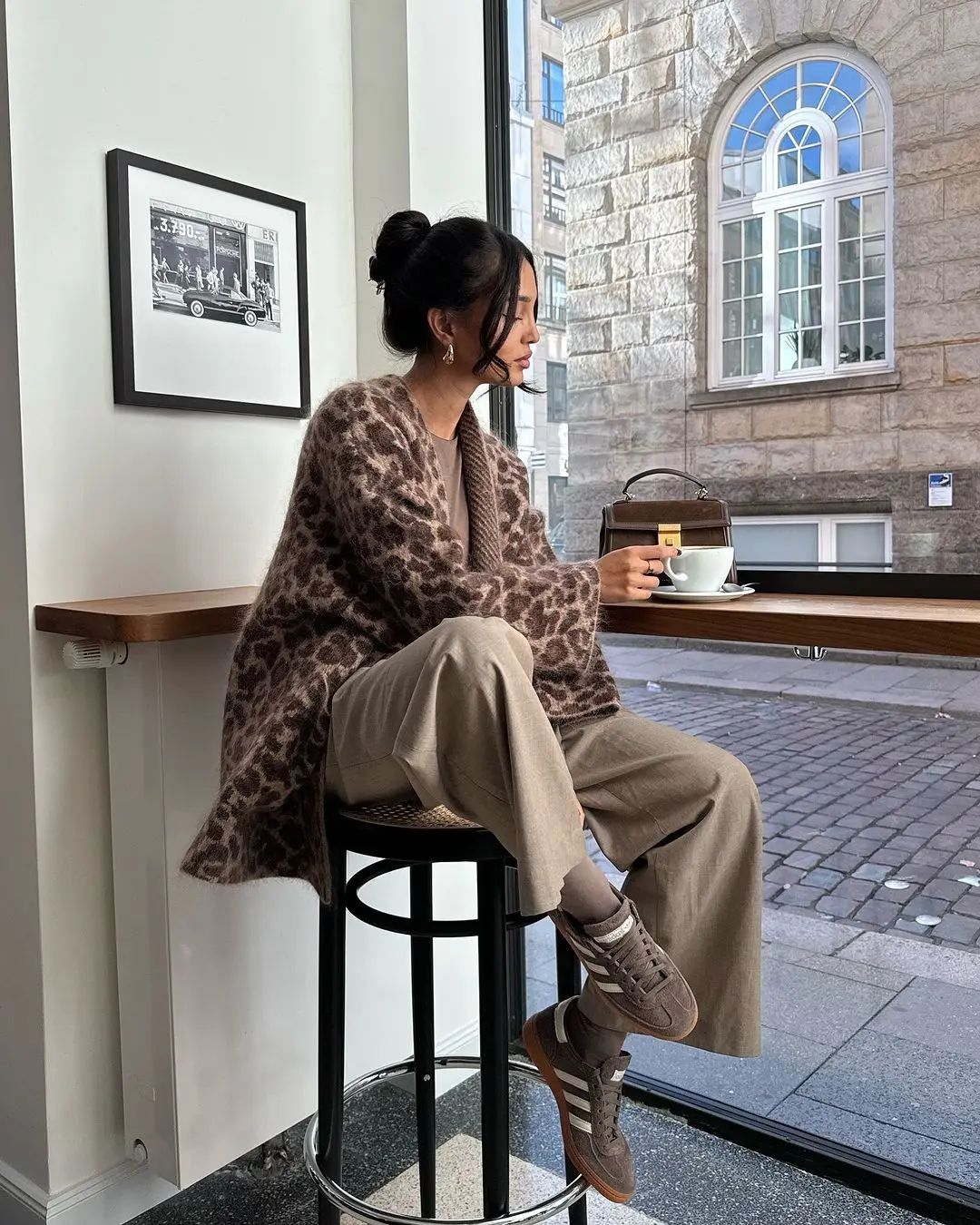 

Long Sleeve Open Front Cardigan Shirt with Pockets Casual Lounge Wrap Oversized Leopard Print Mohair Sweater Coat V-Neck