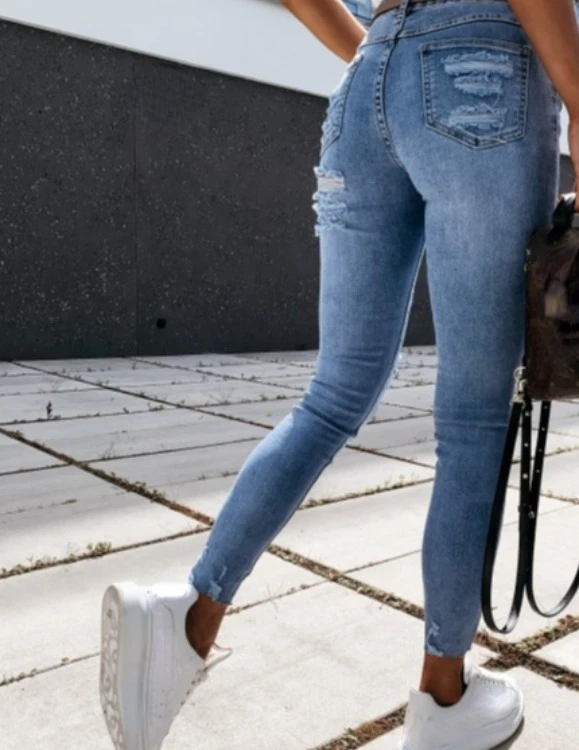 Autumn and Winter New Style Ripped Slim Fashion Commuter Denim Trousers Ladies Jeans