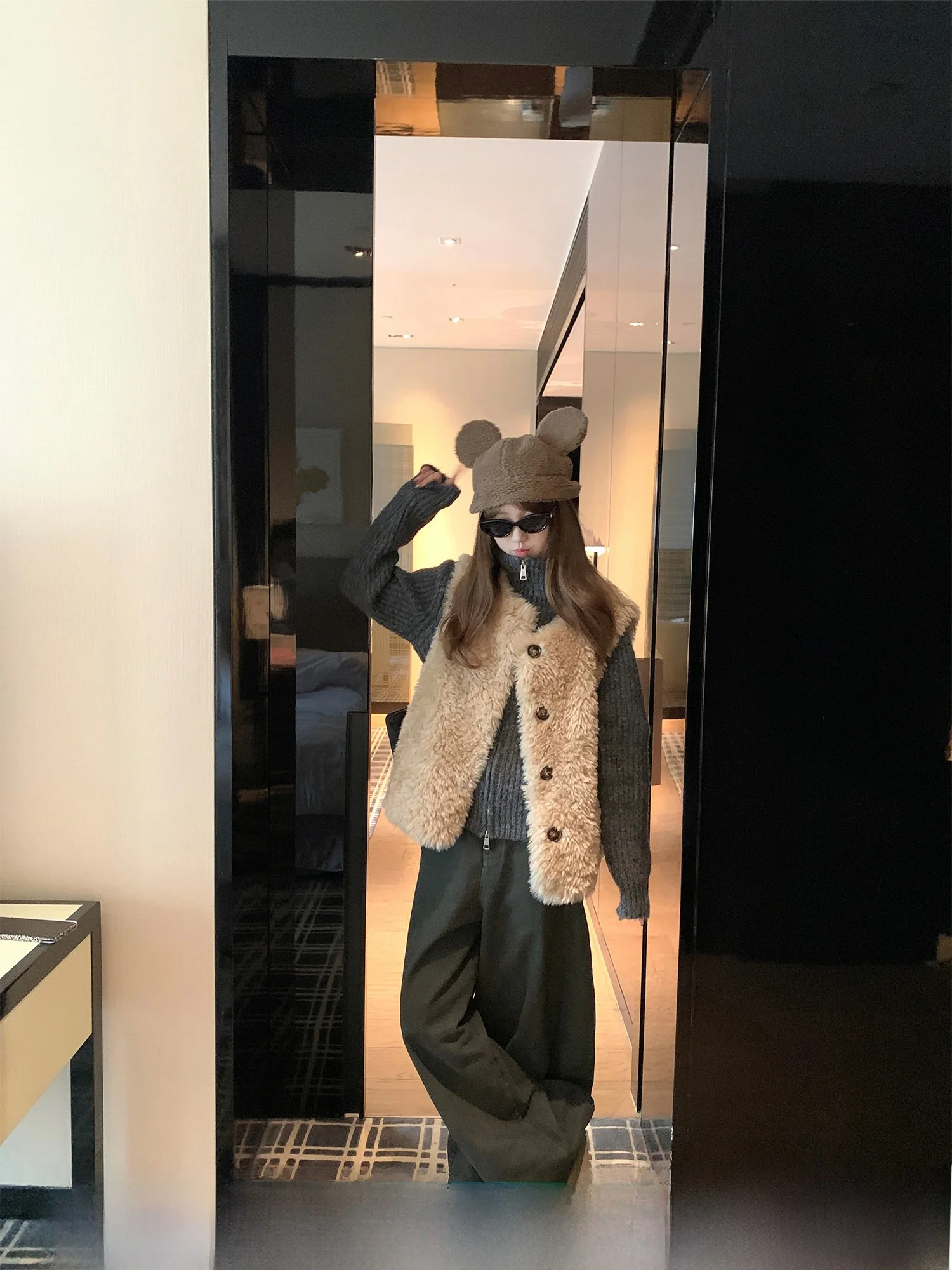 

Sli Ретро Faionable Меховой Жилет Женская Новая Верхняя Одежда Многослойный Жилет Сахарный Клен Пряники Винтаж Приманка на Пуговицах