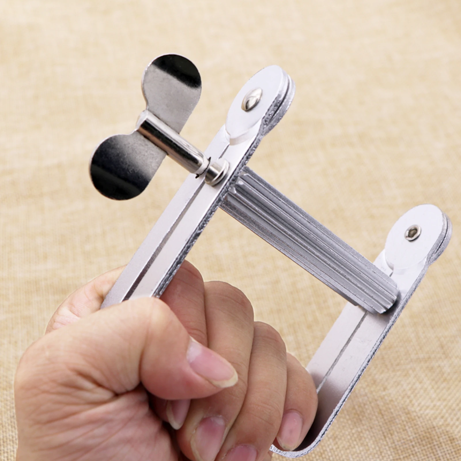 

Hair Dye Squeezer Aluminum Alloy Silver Toothpaste Extruder Removal Tool Home Lotion Cream Tube Squeeze Accessory