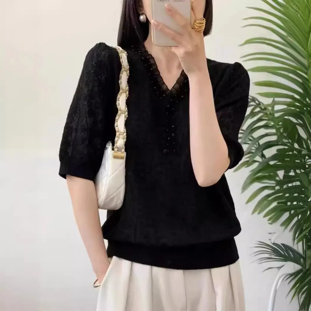 

Women's European V-neck Ice Silk Beaded Short Sleeve Sweater Summer Bubble Sleeve Top Trendy Casual Fashion