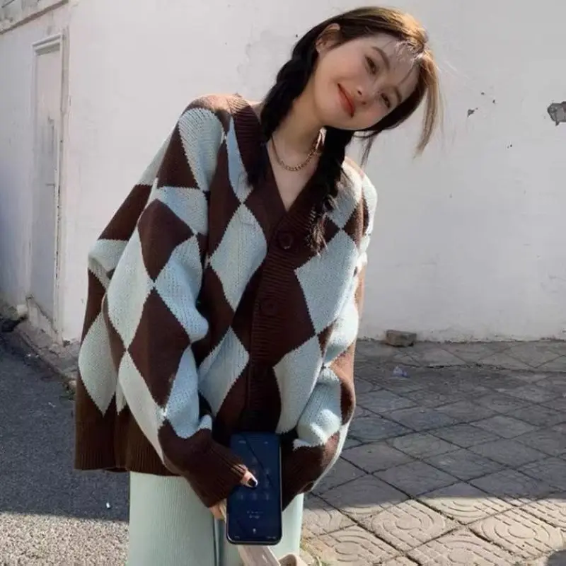 Autumn/Winter Vintage Elegant Lingge Sweater New Fashion Loose Outerwear Slouchy V-neck Knitted Cardigan Top Coat For Women