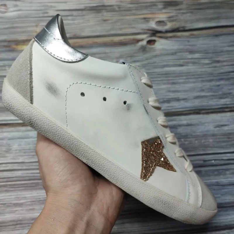 2024 High-end Star Designer New Leather Small Dirty Board Shoes Unisex Women Shoes Height Increasing Men Casual Sneakers