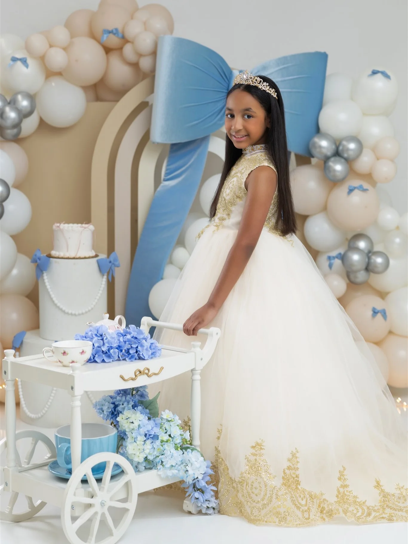 

Customize Communion Dress for Little Girls High Neck Flower Girl Dresses for Wedding Party Gold Applique Girls Birthday Dress