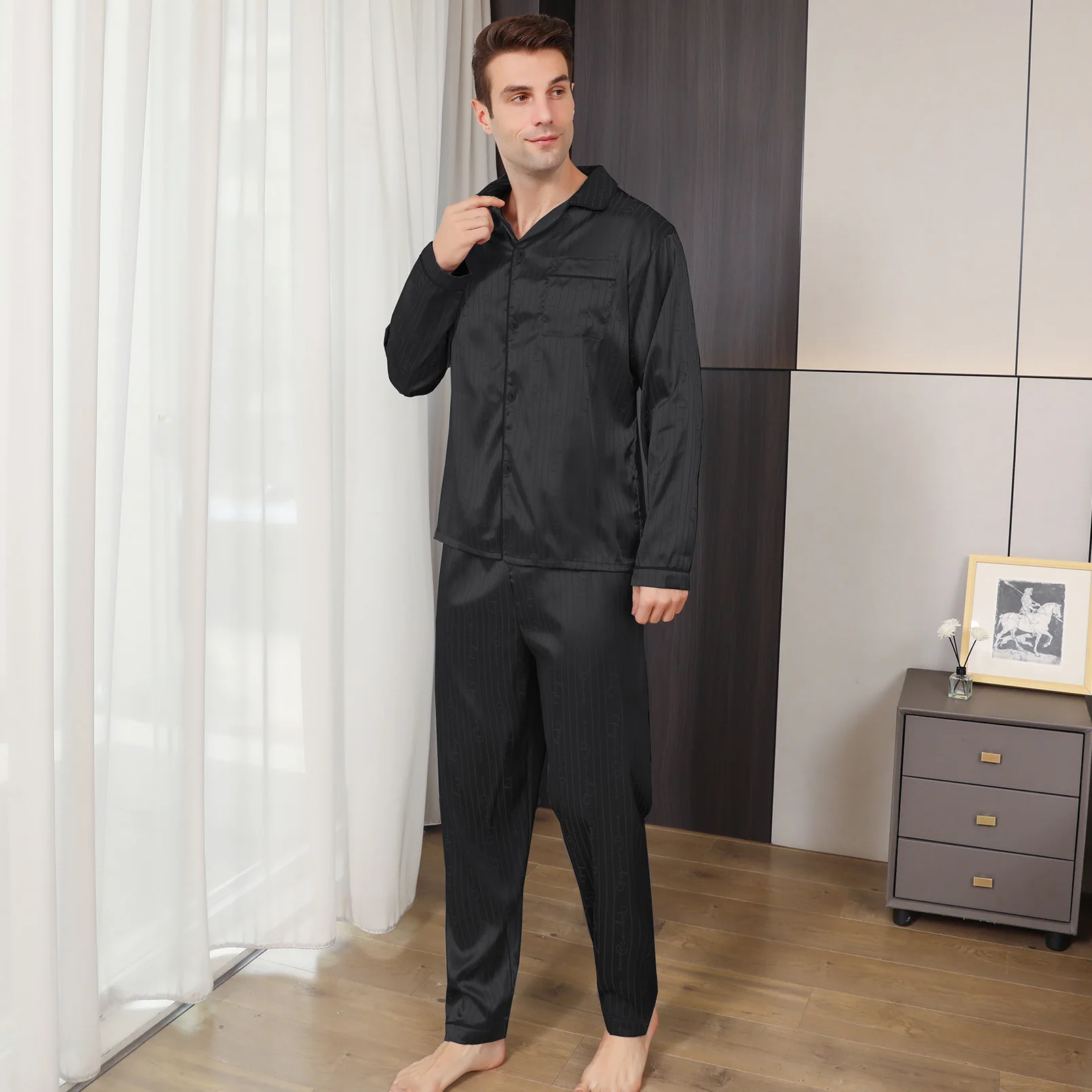 Men\'s pajamas long sleeves summer ice beautiful home clothes men\'s spring and autumn casual thin cardigan can wear out two suits