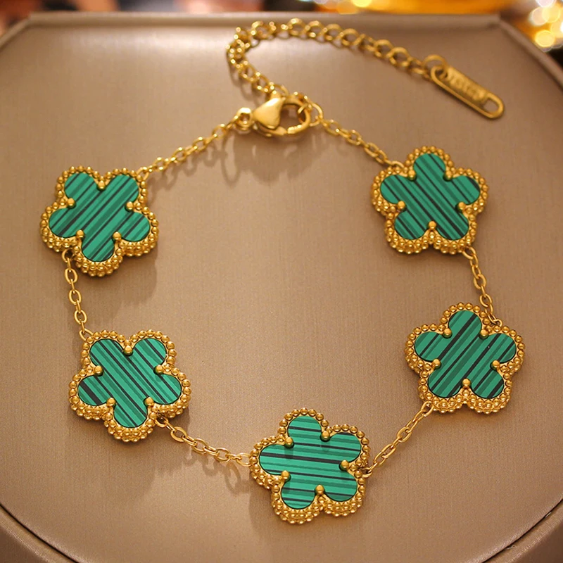 สร้อยข้อมือสแตนเลสลายดอกโคลเวอร์นำโชคสำหรับผู้หญิงกำไลข้อมือประจำวันสำหรับงานเลี้ยงวันเกิด