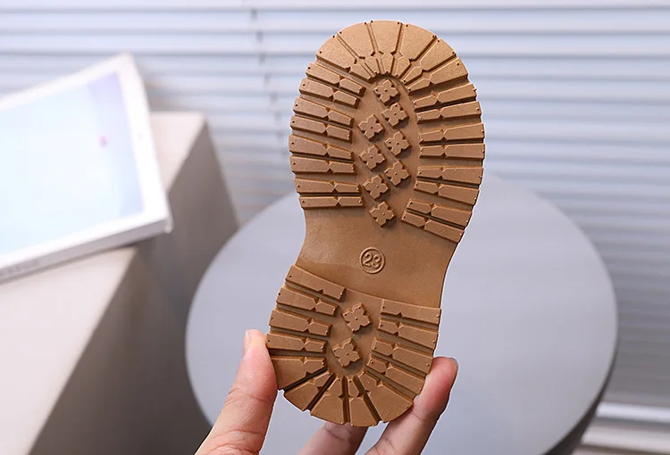 2026 Herbst Neue Kinder-Lederstiefel für Jungen Einfarbig Vielseitig Atmungsaktiv Schlichte Kinder-Kurzstiefel für Mädchen Lässig Einfach – Detail 20