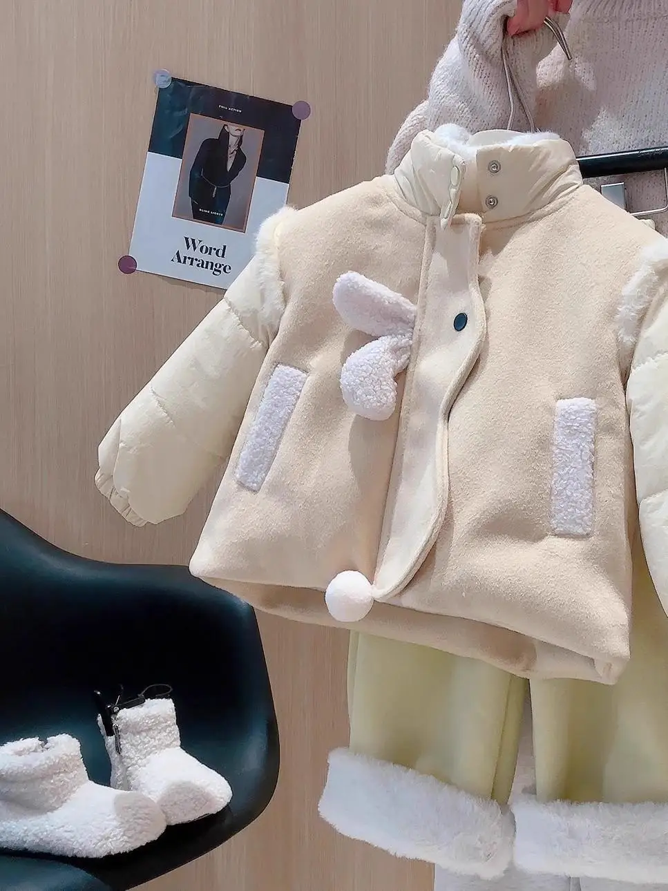 

Thiened Rabbit Cotton Jaet for Girls Cute Cartoon Sle Winter Outerwear Faionable And Warm Coat ort And round Collar