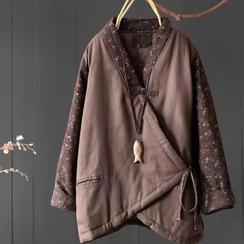 

Хлопковое льняное толстое теплое хлопковое пальто в стиле ретро, женское осенне-зимнее пальто 2025 года, новая стеганая куртка с v-образным вырезом в китайском этническом стиле, верхняя одежда