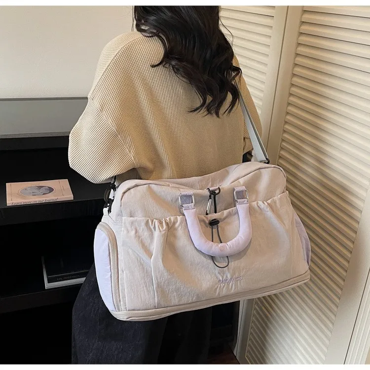 Minimalist Short Trip High Capacity Lightweight Fitness Handbag for Men And Women Travel Bag Portable Storage Luggage Bag