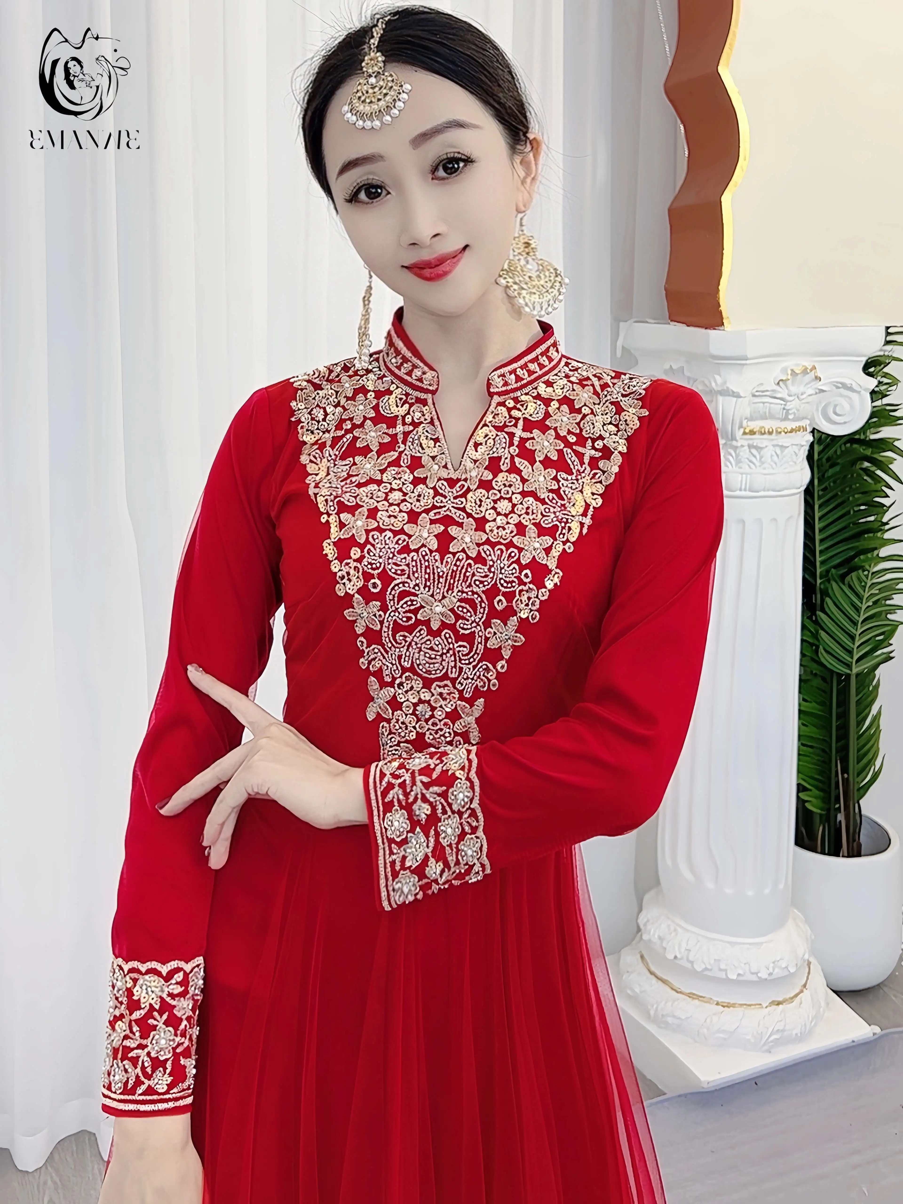 Exotischer Stil, indischer Tanz, Xinjiang-Tanzkleidung, Nationalität, Damenmode, Tanzkostüm, feine Stickerei, großer Rock