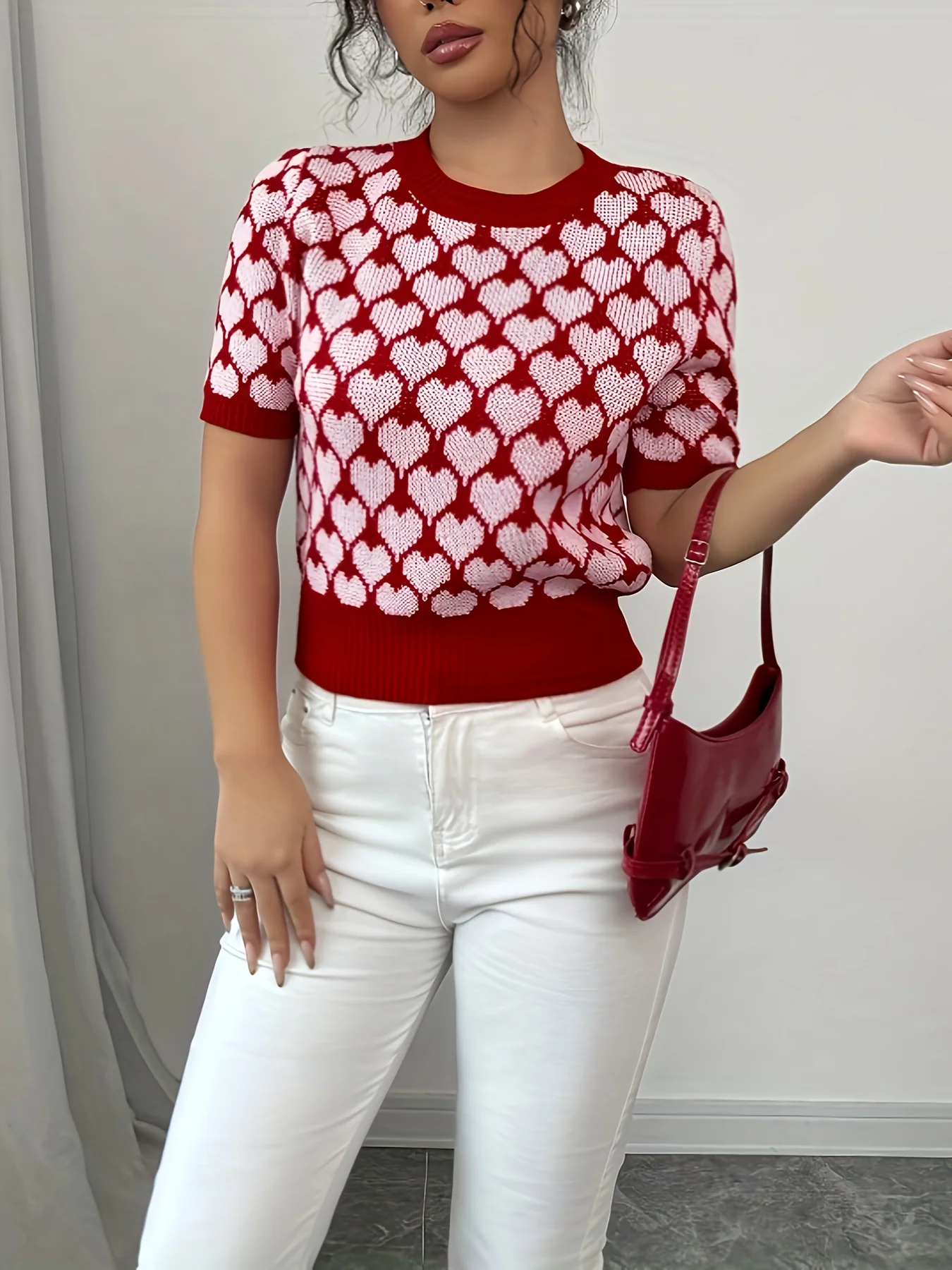 เสื้อถักแขนสั้นคอกลมลายแจ็คการ์ดทรงเข้ารูปสำหรับวันวาเลนไทน์ ลายหัวใจ สำหรับผู้หญิง ฤดูใบไม้ผลิ ฤดูร้อน