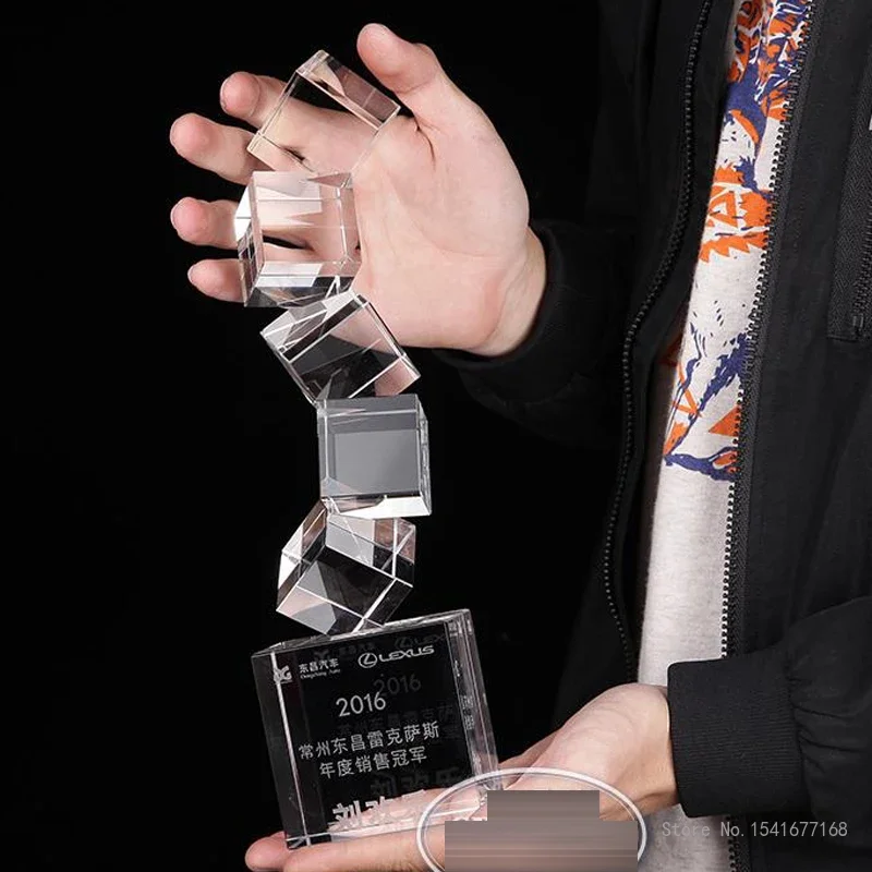 

Customized Transparent Cube shape Crystal Trophy, Festival High Awards, Excellent Sports Competition, Home Decorations, New, 1Pc