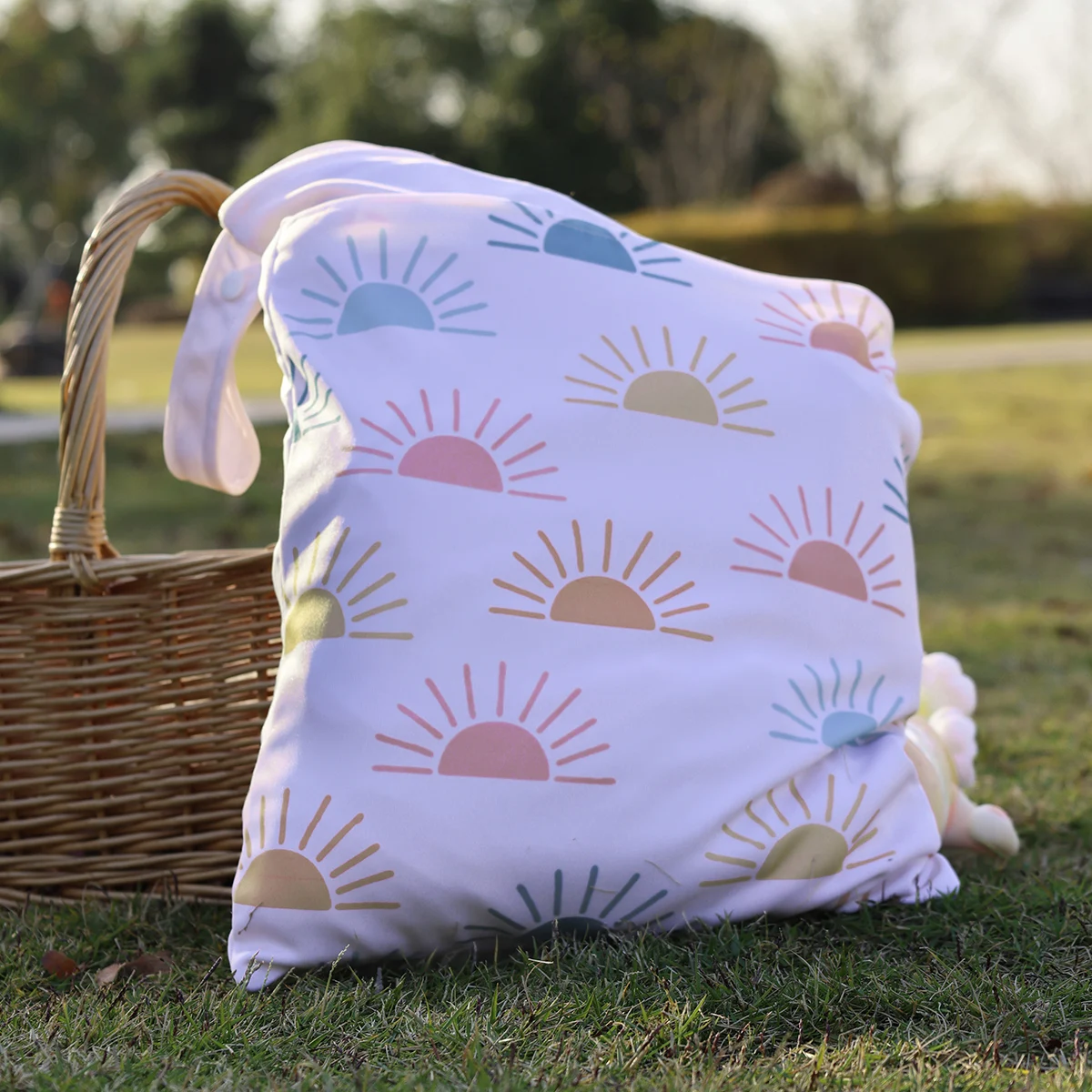 HappyFlute نمط جديد INS 30*40 سنتيمتر عالية السعة مزدوجة سستة تصميم مقاوم للماء وقابل للغسل متعدد السيناريو استخدام حفاضات Wetbag