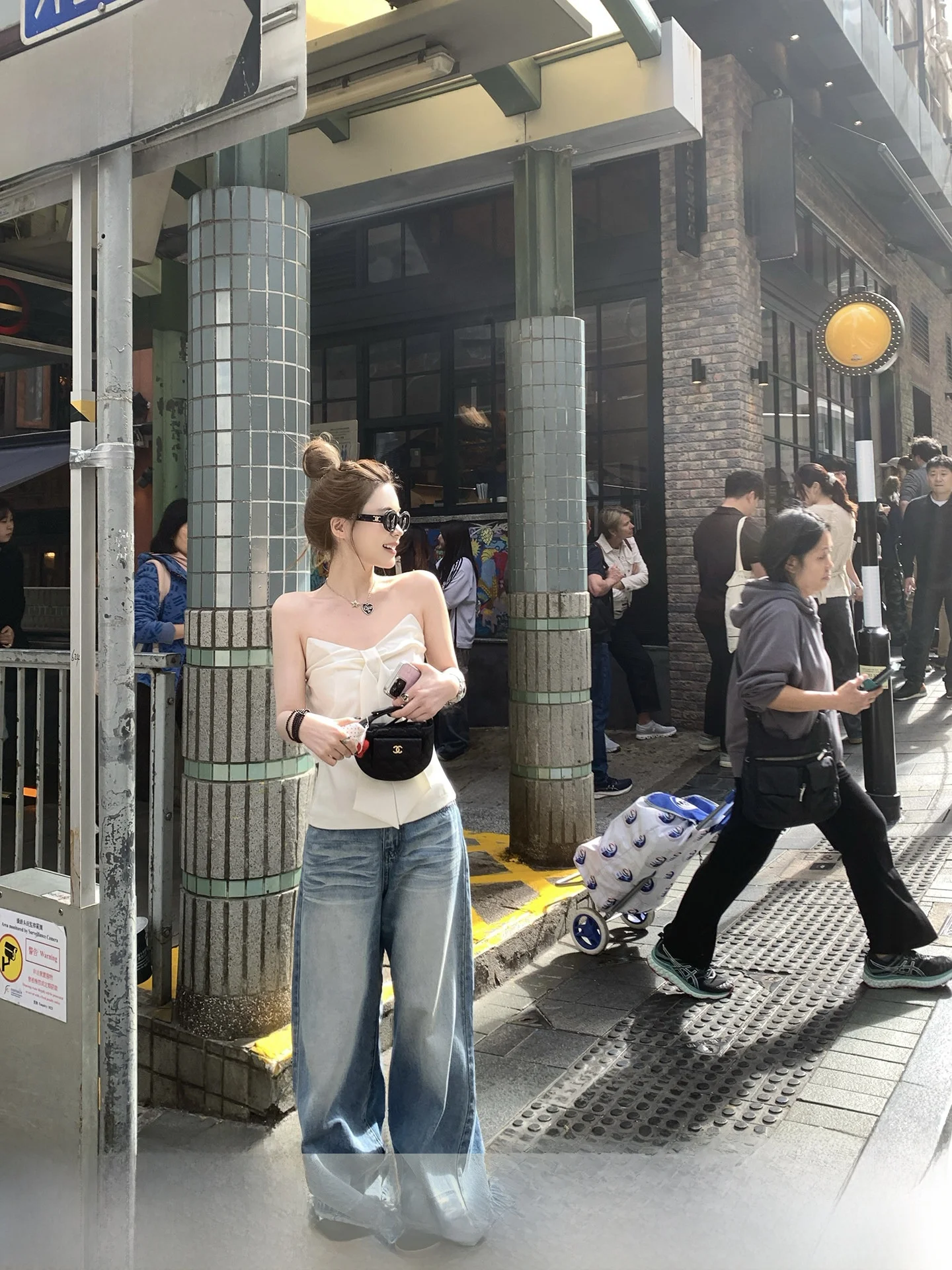 

Changin Real Mantaxi White Silk Satin Knot Tube Top Korean Style Shoulder Bared Sleeveless Slim Fit Short Length Wo...