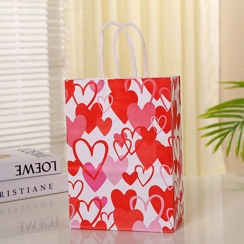 5Pcs Cute Heart Shape Pattern Printed Kraft Paper Bag Simple Cartoon Gift Handbag Holiday Valentines Day Gift Bag Decor Supplies