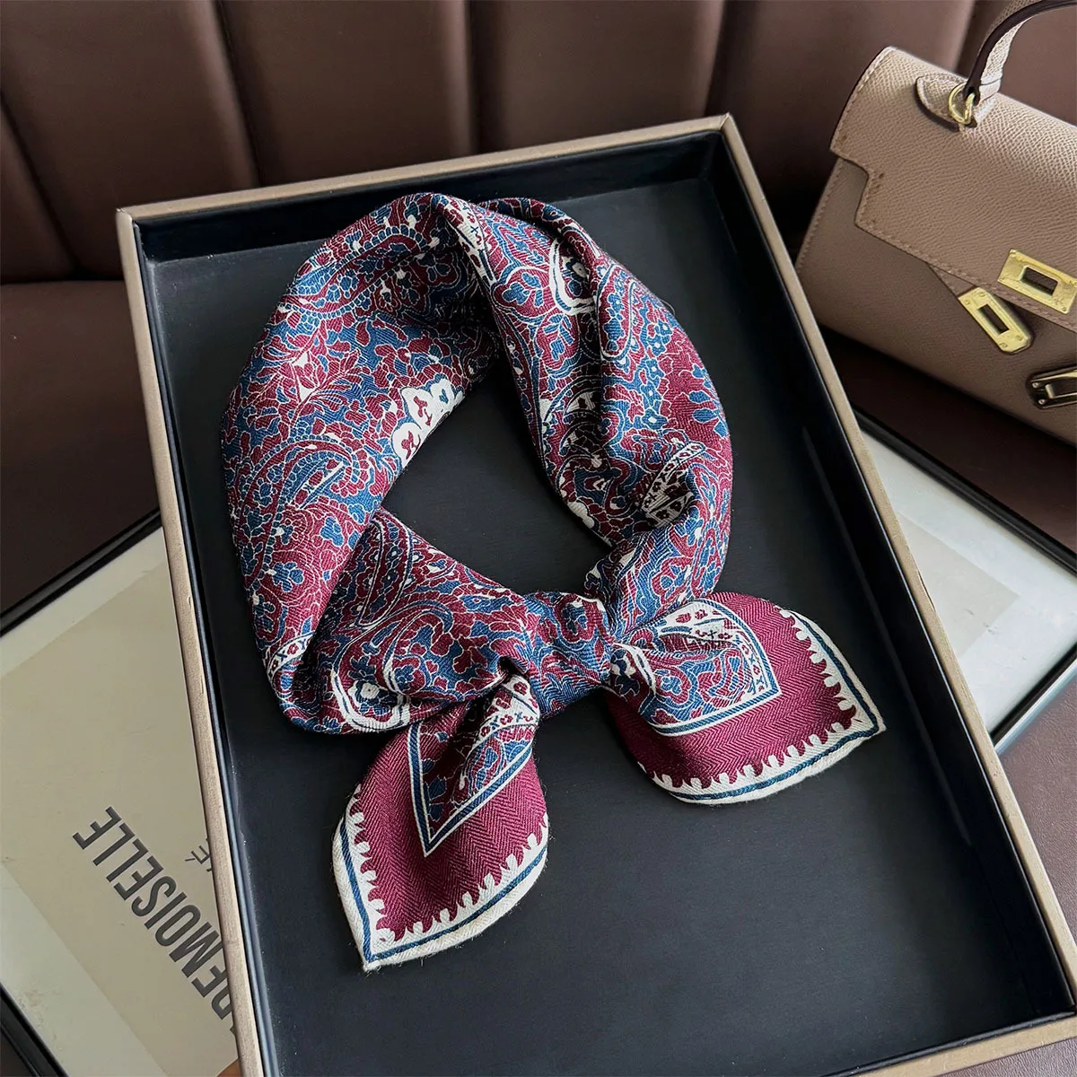 

New Women Luxury High Quality Print Print Shawl Wrap Mulberry Silk Wool 62cm Square Scarf Pashmina Poncho Scarves Hijab Bandana