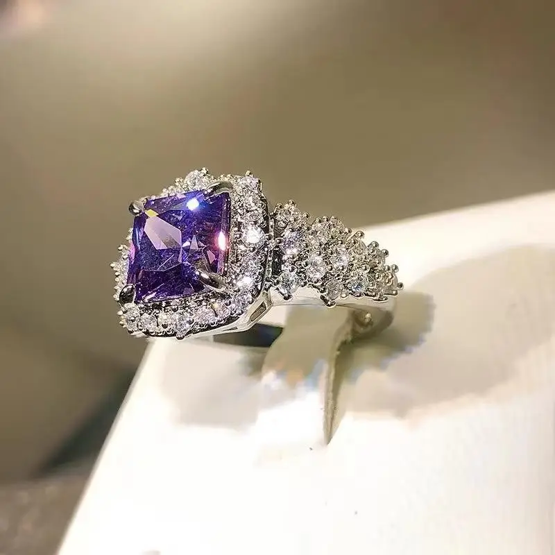 Exquisite Design Purple Gem Ring for Women Super Shiny Luxury Embedded Sparkling Diamond Versatile Ring Fashionable Jewelry