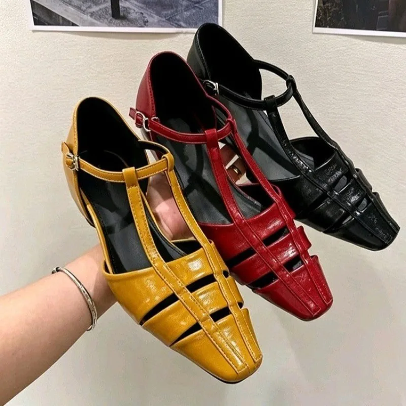

French Temperament Versatile Cutout Woven Block Heel Shoes Breathable Strap Wrapped Toe Sandals