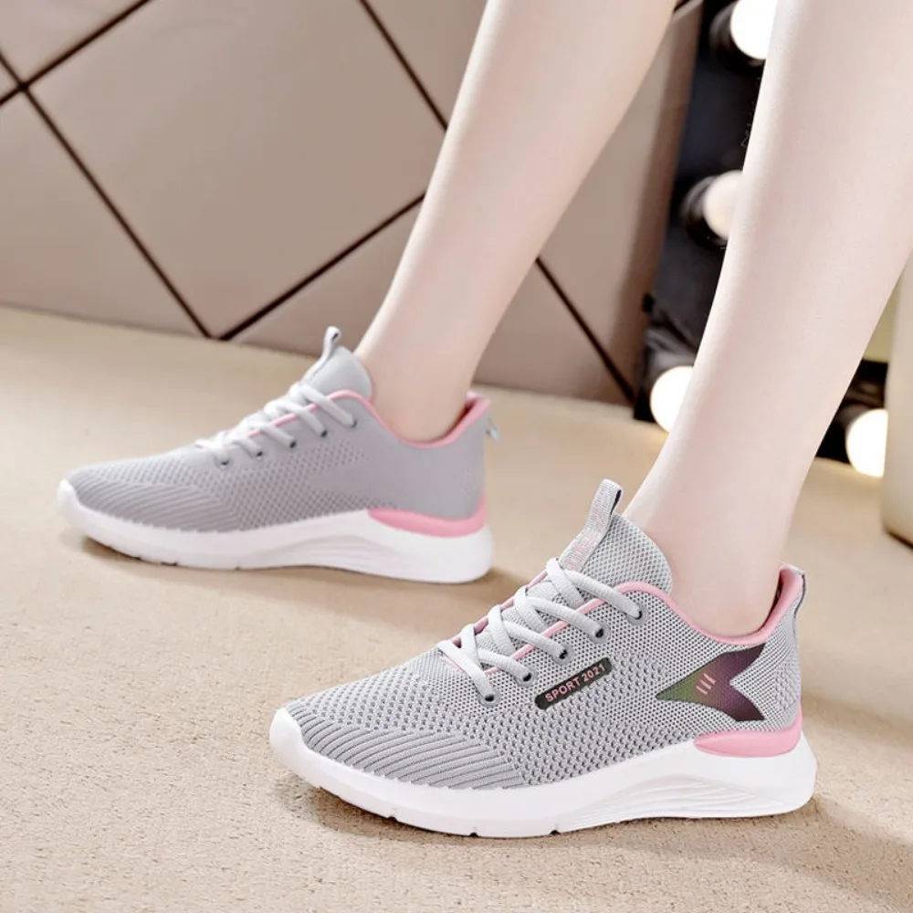 Comemore scarpe da ginnastica da donna sneakers estate 2024 primavera nuove scarpe sportive in mesh con fondo morbido scarpa piatta casual piattaforma casual femminile