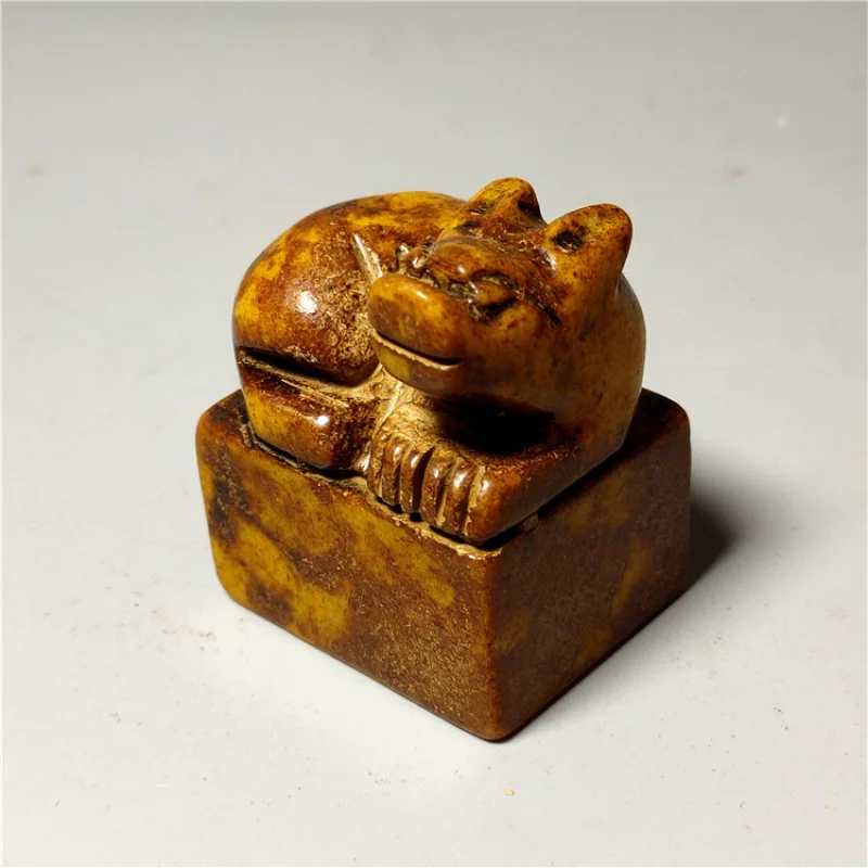 Stone Jewelry Natural Xiu Jade Vintage Beast Carving Seal Ornament Carved Old Jade Handheld Piece Wholesale