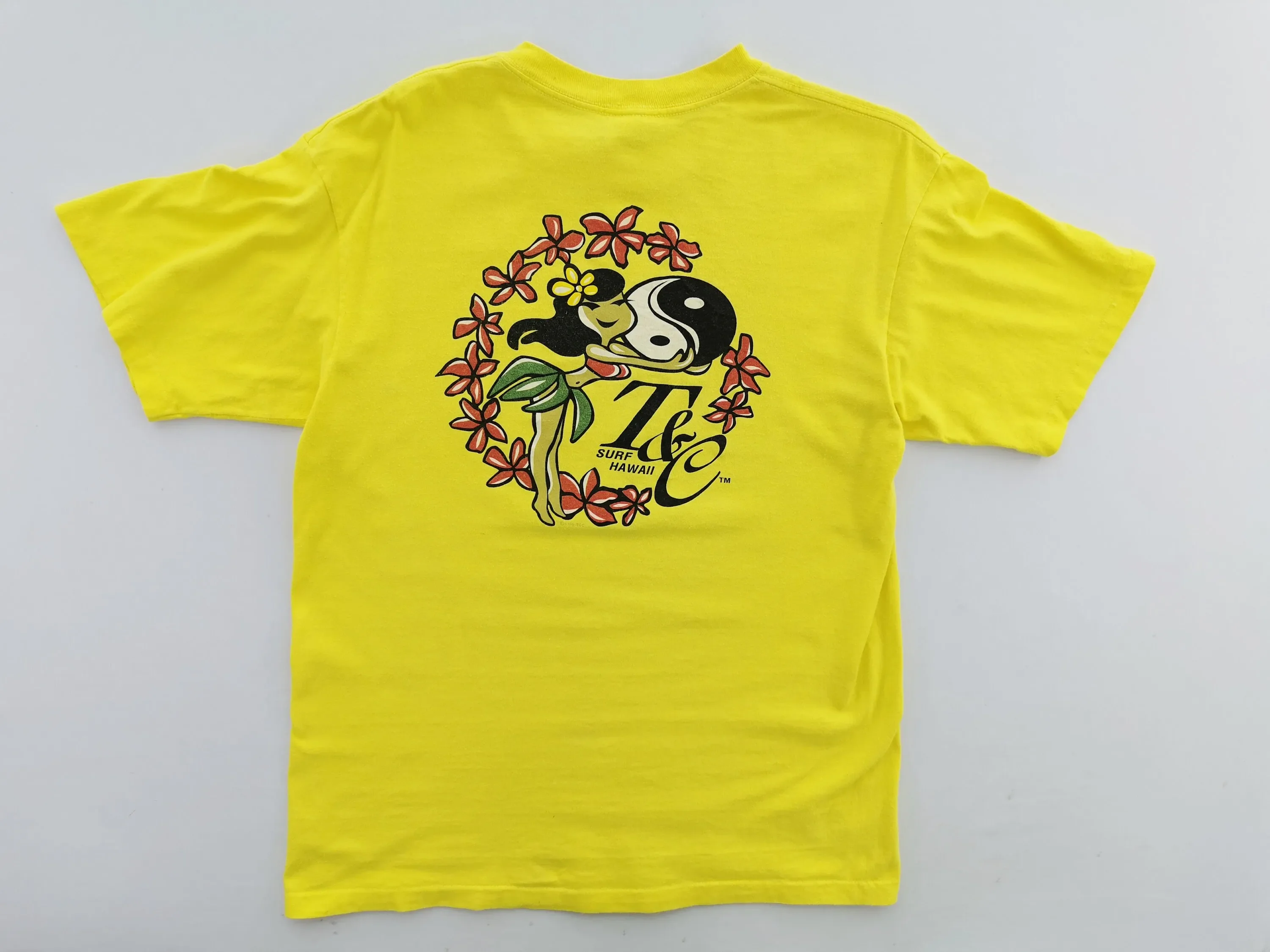 قميص T C Surf Designs وشعار Ying Yang كبير مصنوع في الولايات المتحدة الأمريكية مقاس L