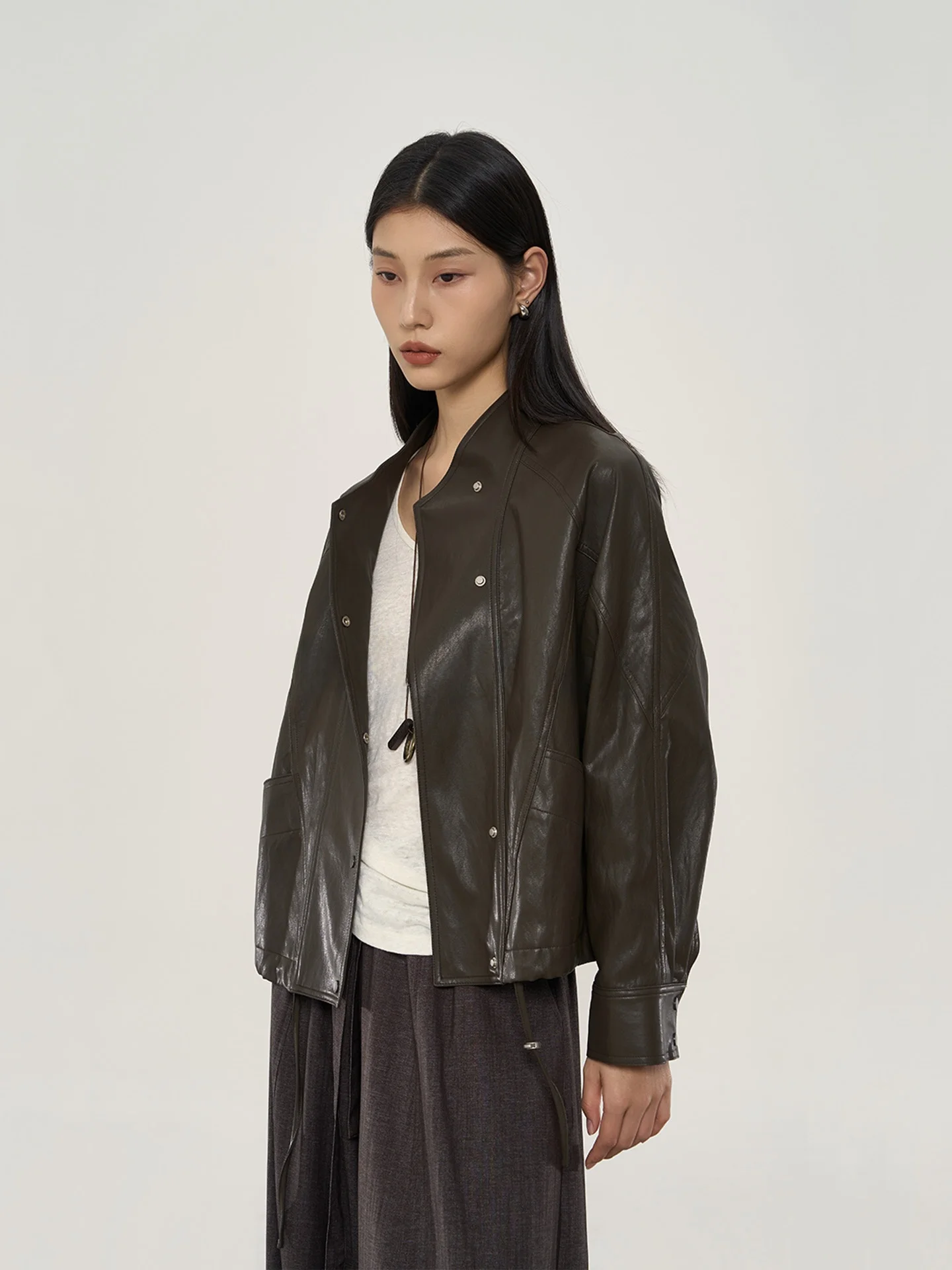 

Новая кожаная куртка Dan Ran для женщин: свободный крой, воротник-стойка, байкерский стиль, повседневная, теплая, весна-лето