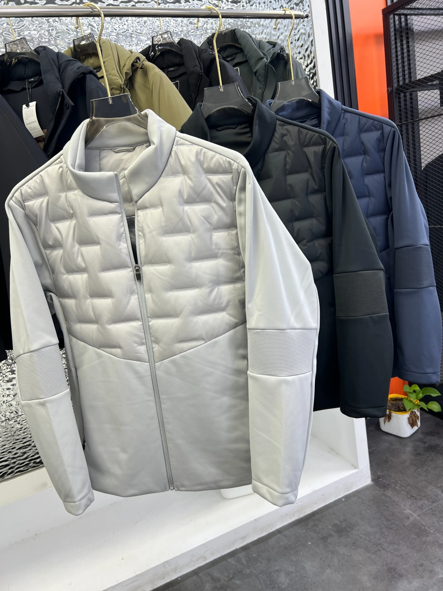 

Men's down Jacket Stand Collar Patchwork Duck down Thermal Reflection Windproof Warm Autumn Winter Casual Style Zipper Closure