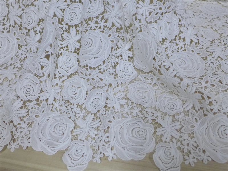 1 yard Rose flowers Guipure Overlay tessuto di pizzo scava fuori il tessuto solubile in acqua per cucire abito da sposa abito da sposa Prom