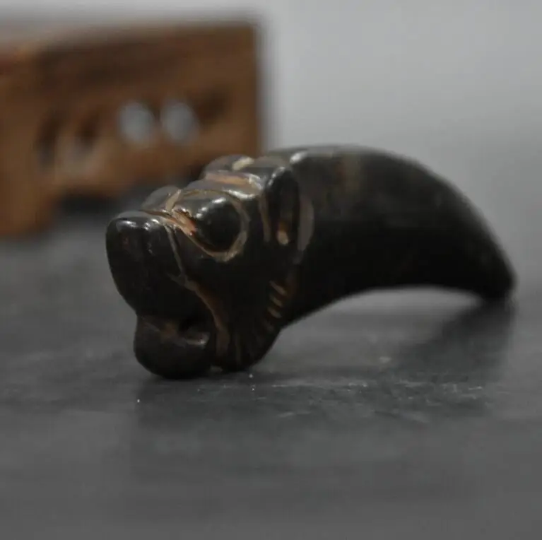 

Tibet Hongshan Culture Natural Meteorites Teeth Mascot Statues and Sculptures Collection Pendants Accessories Home Decor Gift