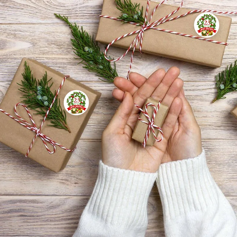 クリスマス用の粘着ラベル,1インチ,防滴,キャンディー,新年,ギフトボックス,ベーキング用のシーリングラベル,500個