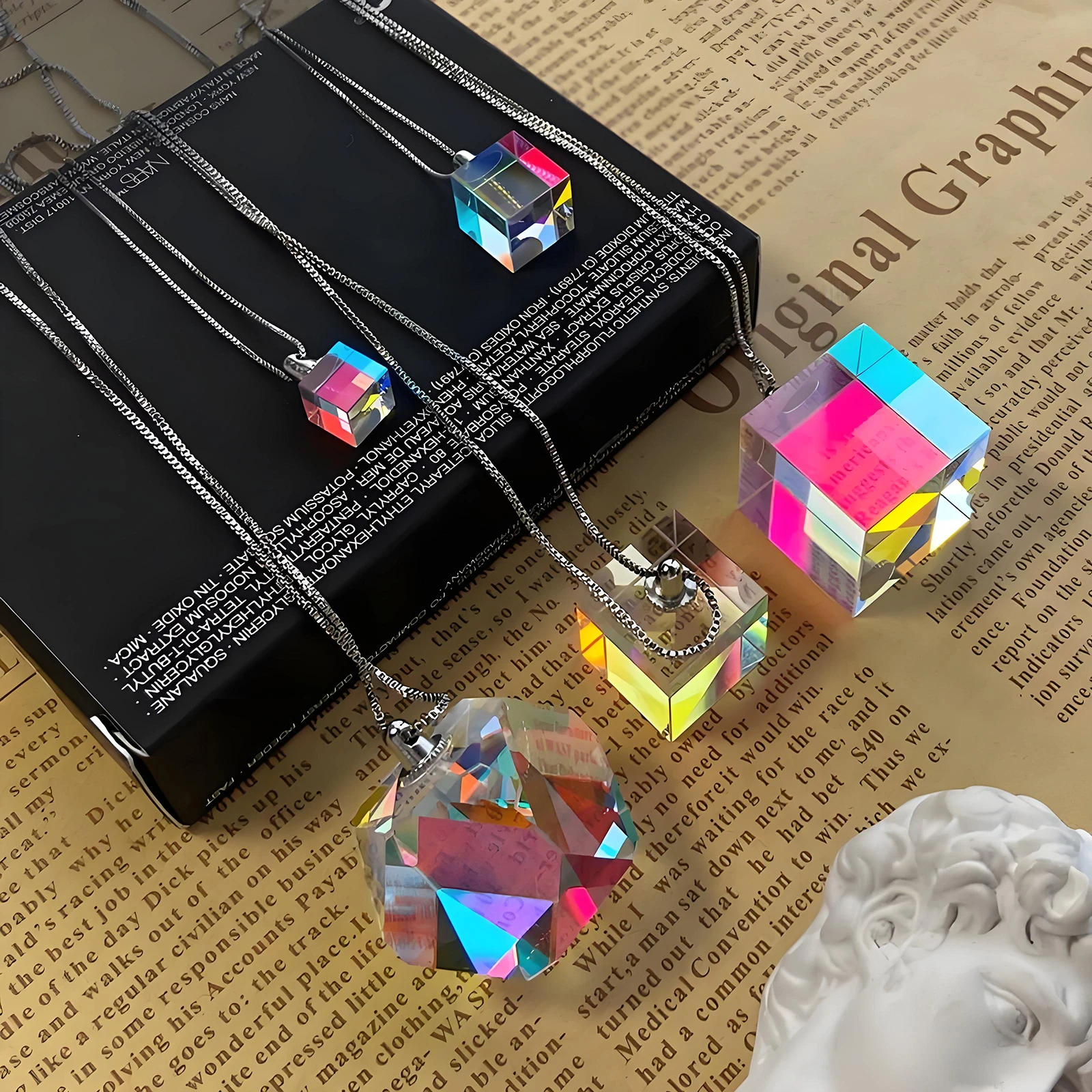 Hanging Crystal Suncatcher, Sun Catchers Indoor Window,Rainbow Maker Pendants Crystal Glass Prism Cube, Hanging Sun Catcher