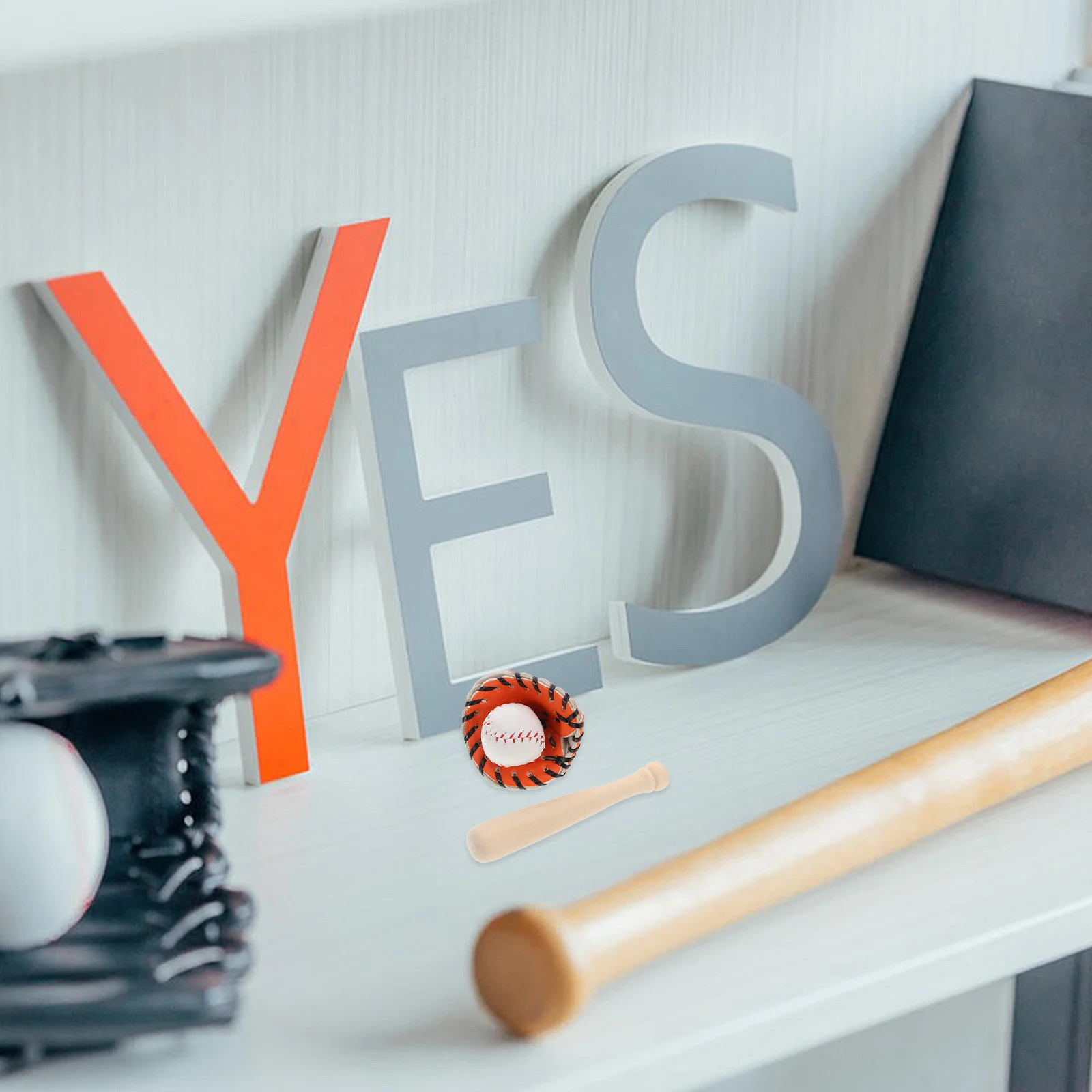 

1 set 1 Set Mini Baseball Kit Bright Colorful Design For House Decor Sports Miniatures Pretend Playset Portable Sturdy Fun