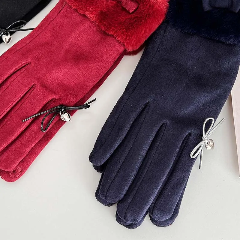 قفازات الحب بعقدة الفراشة سلسلة ثلاثة ألوان قفازات نسائية شتوية سميكة ومخملية تعمل باللمس لركوب الدراجات الدافئة