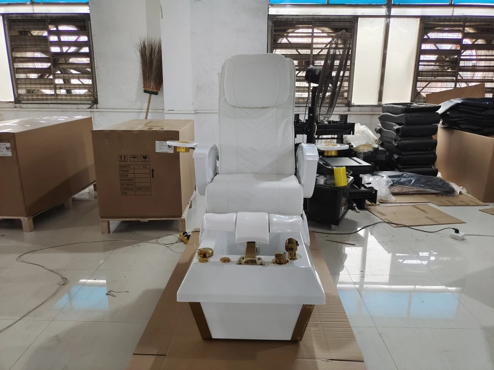 in stock Modern nails shop equipment beauty salon manicure chair luxury black gold foot spa pedicure chair with massage