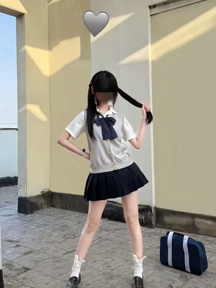 

Original Knitted JK School Uniform Set Short Sleeve Vest Soft Girl Skirt Shirt Four-Piece Set Breathable Polyester Fabric