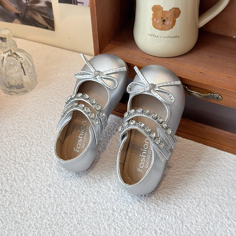 

2025 Spring New Korean Butterfly Bow Girls' Elegant Princess Shoes Fashion Pearl Soft Bottom Comfortable Casual Flat Shoes