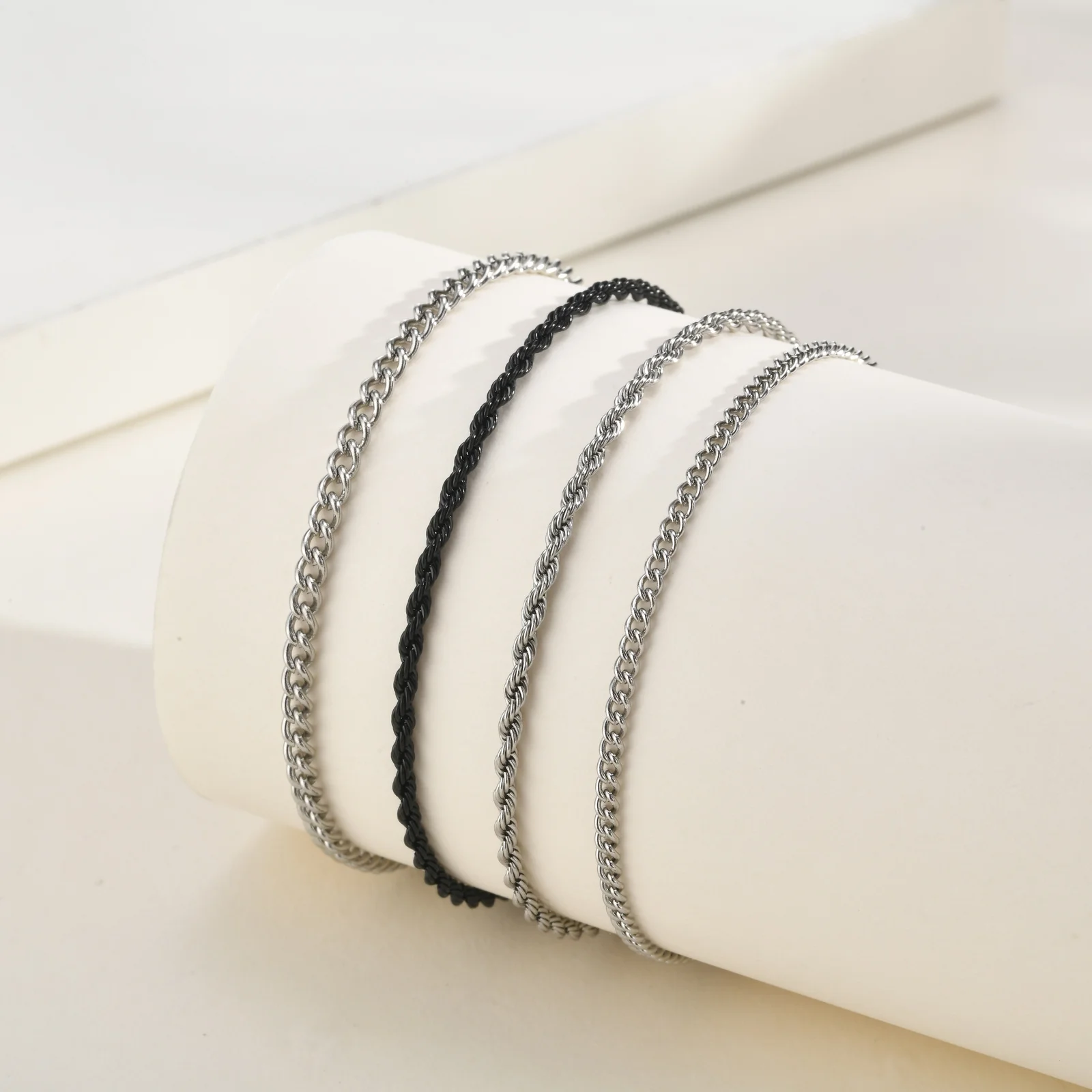 4 Stück Edelstahl-Kettenarmbänder für Männer, Silberfarbenes Gedrehtes Seilketten-Armband, Hip-Hop Minimalistischer Schmuck für Ihn Papa – Detail 2