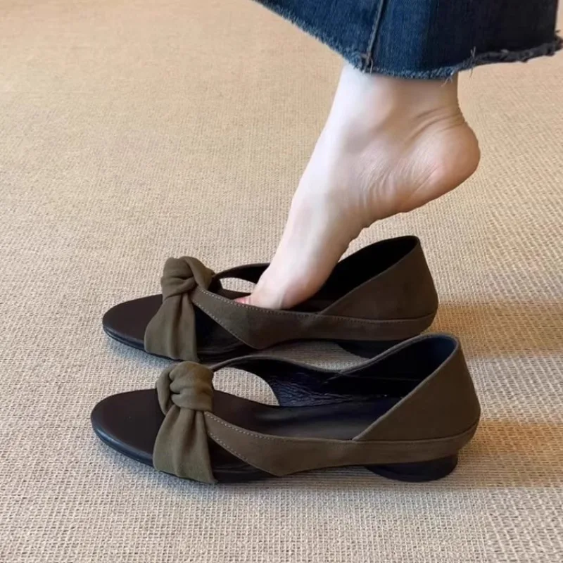 

2026 Summer New Simple Retro Low Heel Sandals for Women, Round Head Knot Cross Strap Comfortable Open Toe Sandals for Women