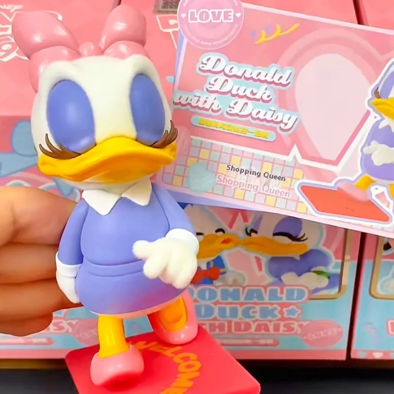 Donald Duck mit Daisy-Serie, Blindbox-Designs, 2 Geheimnisse, Anime-Figur, Modell, Kawaii-Figur, Desktop-Ornament, Spielzeug