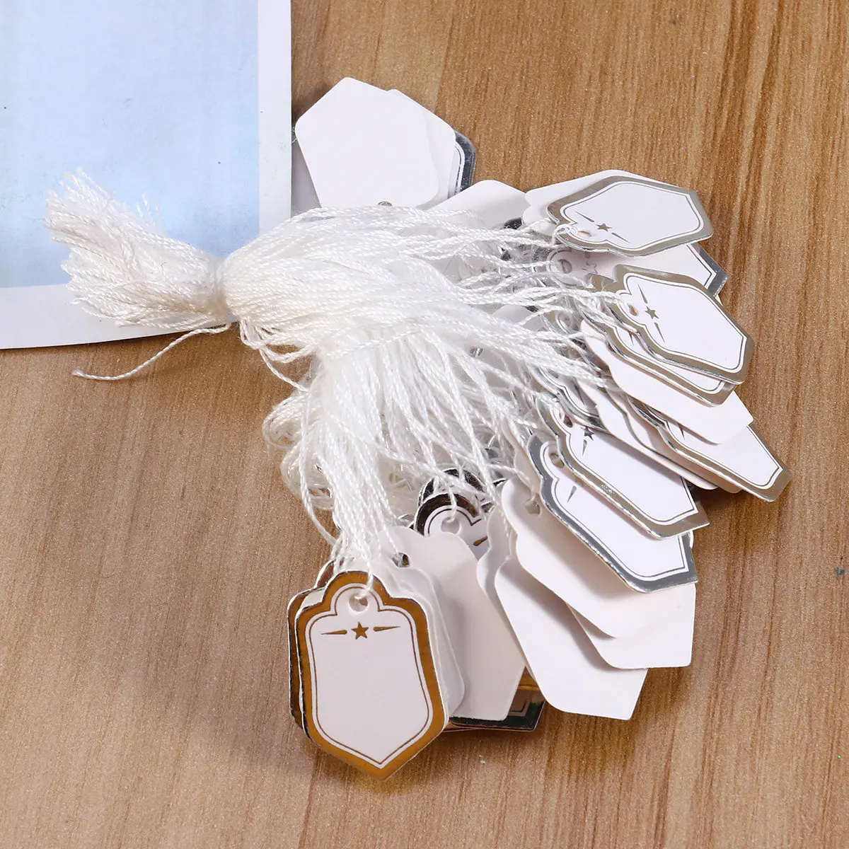 

500 шт. ценников-звездочек из серебристой бумаги для ювелирных изделий: колец, серег, браслетов, ожерелий. Этикетки для демонстрации в магазине.