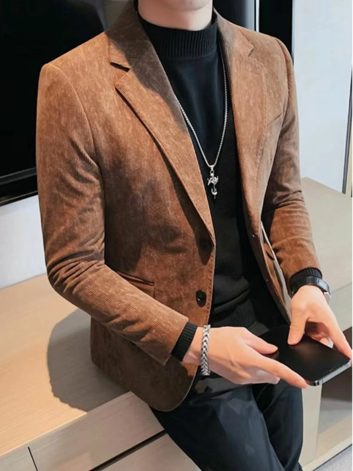 

Мужской вельветовый пиджак в британском стиле для делового и повседневного образа, осенне-зимняя новая модель, приталенный, на двух пуговицах, однобортный