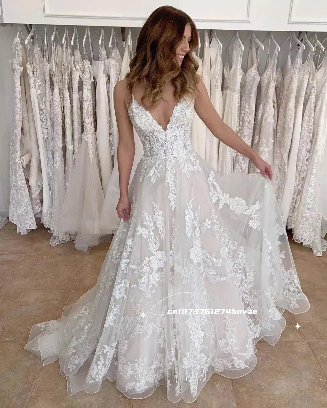 

Sexy Backless Beach Wedding Dress Spaghetti Straps Lace Appliques Long Boho Bridal Gown Court Train Customized