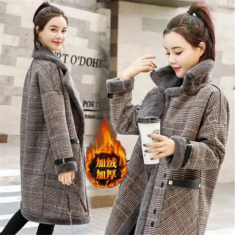 2023 Imitation Lambswool Woolen Coat Women Fashion Design Mid Length Plaid Woolen Jacke Outerwear Thicken Winter Overcoat Female