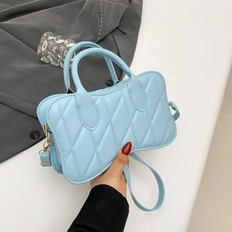 This year's popular fashion Korean version solid color handbag  spring new versatile ins messenger bag small square bag women